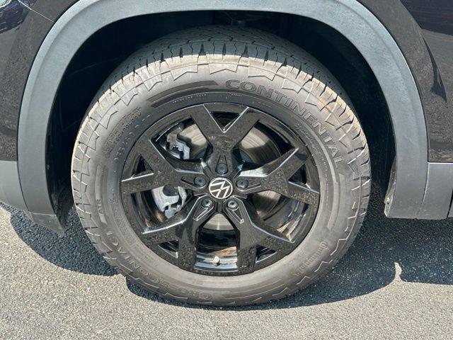 Certified 2026 Volkswagen Atlas Peak Edition AWD/4WD image 8