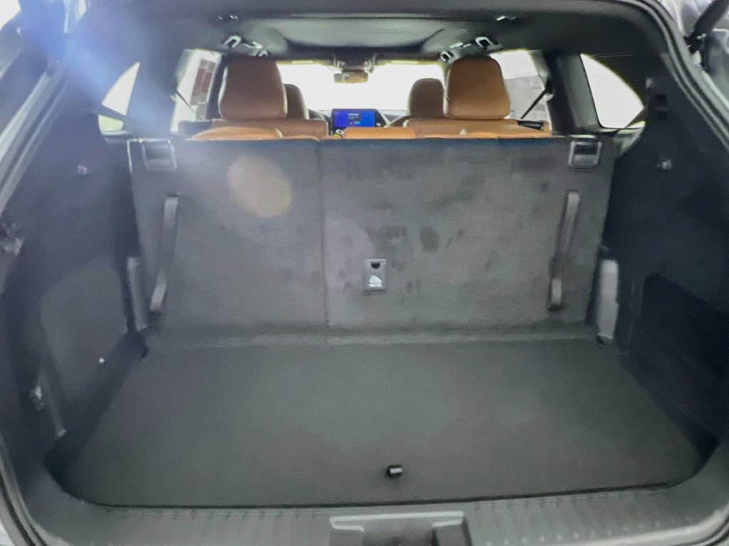 New 2026 Toyota Highlander Platinum AWD/4WD image 31
