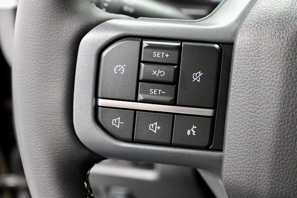 Certified 2025 Ford F250 Lariat w/ FX4 Off-Road Package image 29