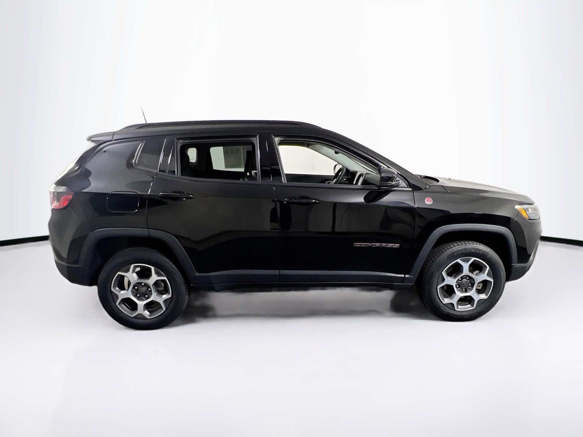 Used 2022 Jeep Compass Trailhawk AWD/4WD image 4