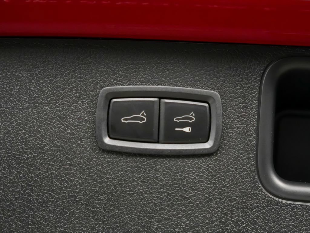 New 2026 Porsche Macan GTS image 14