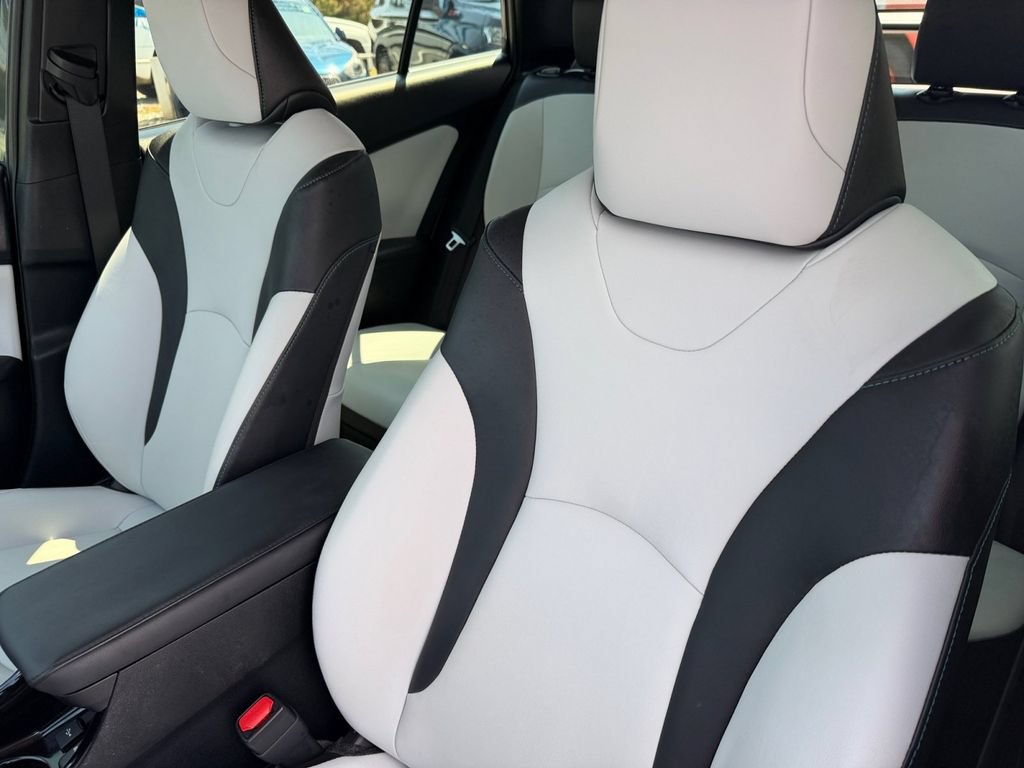 Used 2022 Toyota Prius XLE FWD image 13