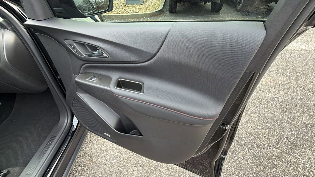 Certified 2024 Chevrolet Equinox RS w/ RS Leather Package image 16