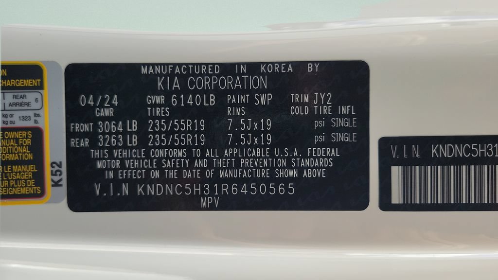 Used 2024 Kia Carnival EX FWD image 24