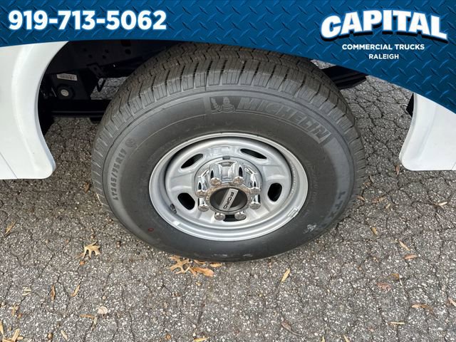 New 2026 Ford F250 XL w/ XL Chrome Package image 13