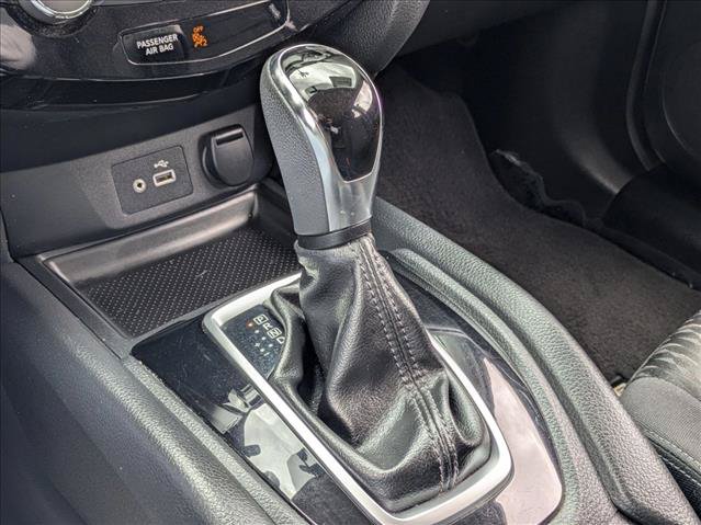 Used 2018 Nissan Rogue SV FWD image 12