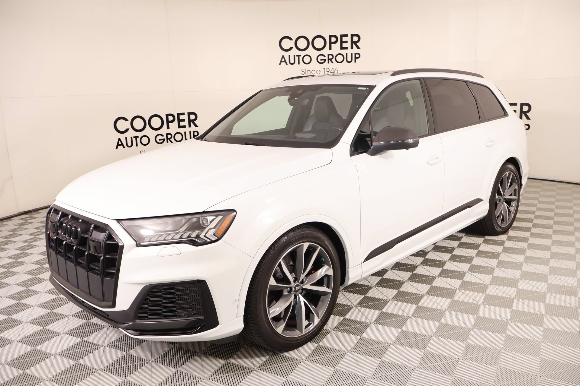 Used 2023 Audi SQ7 Prestige AWD/4WD image 10