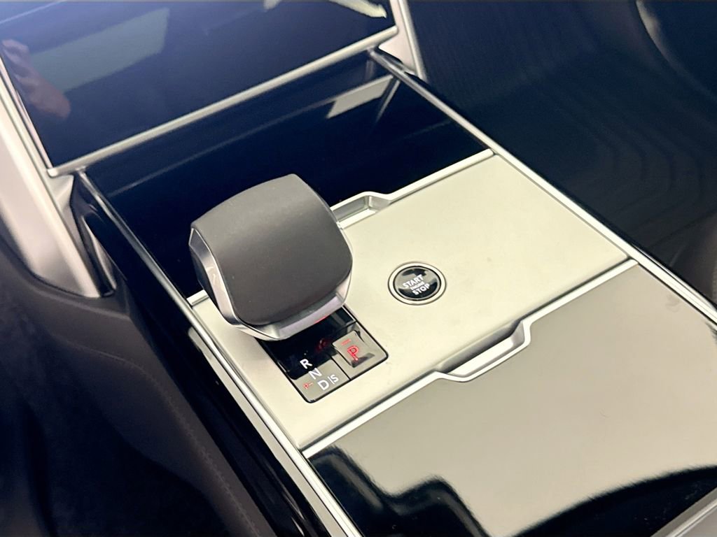 New 2026 Land Rover Range Rover Long Wheelbase SE image 15