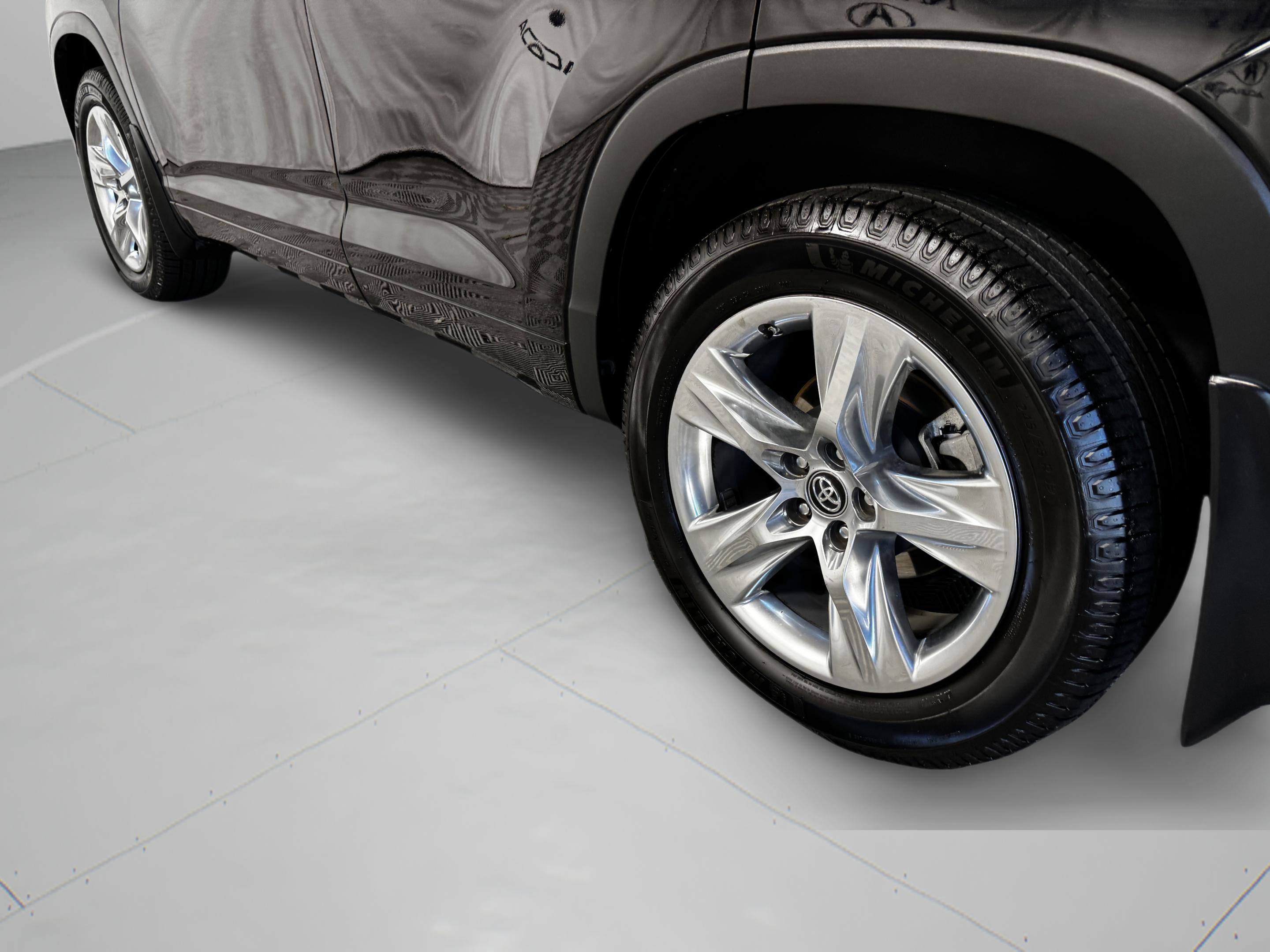 Used 2017 Toyota Highlander Limited AWD/4WD image 43