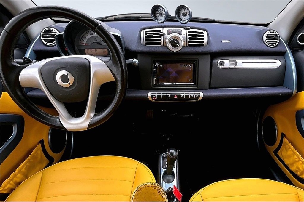 Used 2013 smart fortwo passion image 16