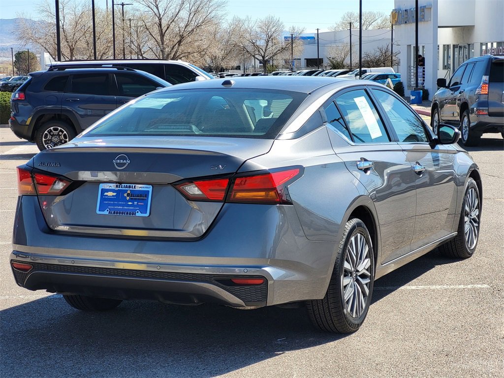 Used 2024 Nissan Altima 2.5 SV image 3