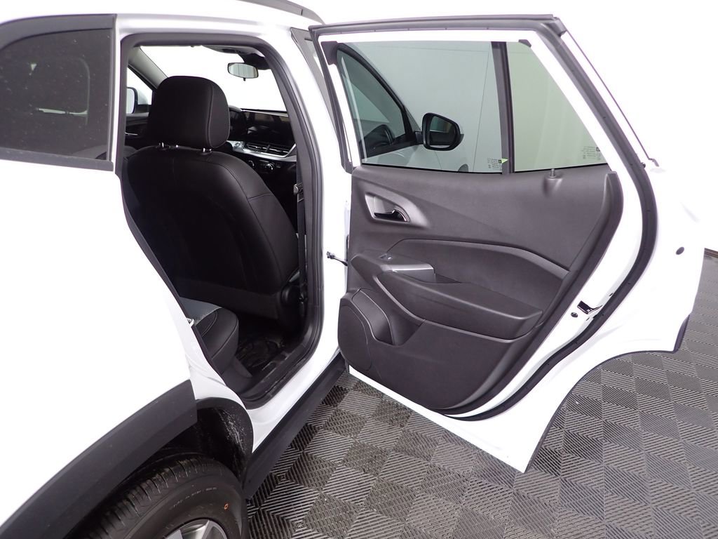 New 2026 Chevrolet Trax LT w/ LT Convenience Package image 25