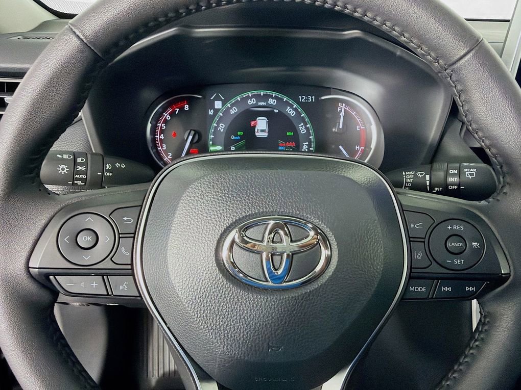 Used 2025 Toyota RAV4 XLE Premium FWD image 16