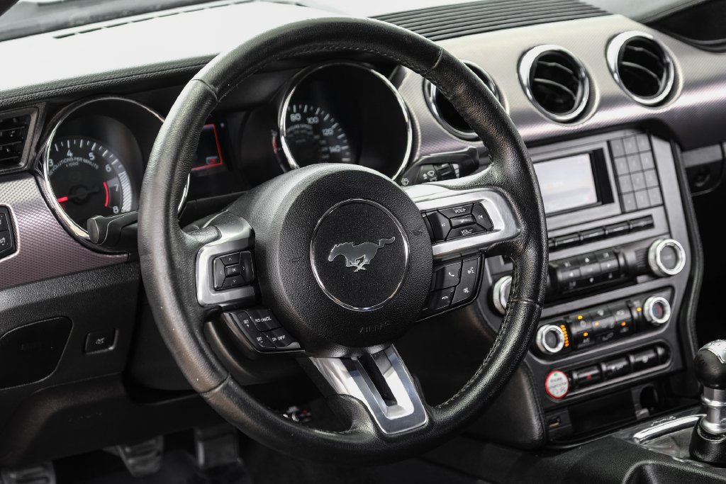 Used 2016 Ford Mustang Coupe RWD image 13