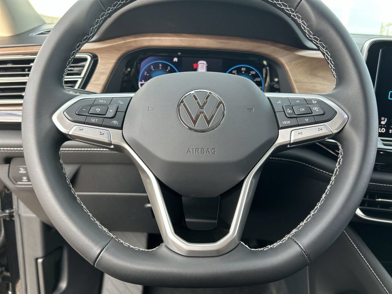 New 2026 Volkswagen Atlas SE FWD image 19