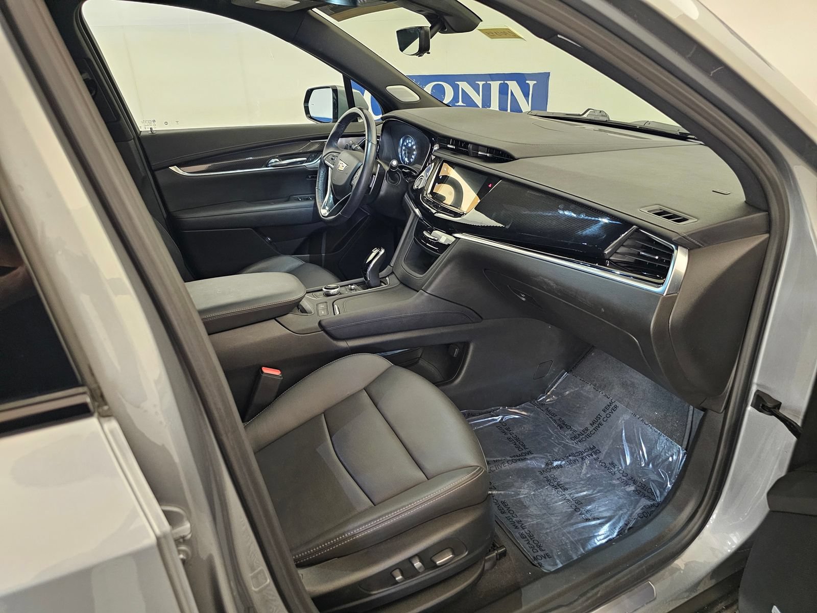 Used 2024 Cadillac XT6 Sport w/ Technology Package AWD/4WD image 26
