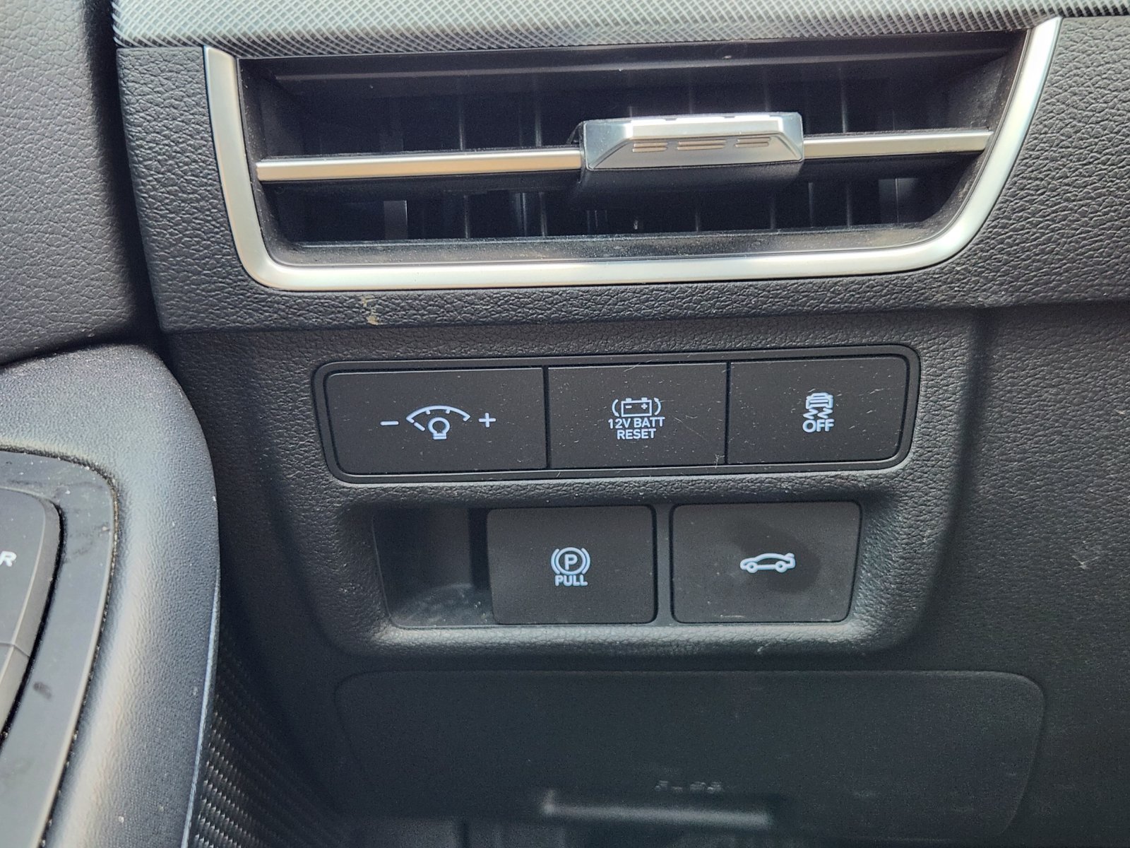 Used 2025 Hyundai Sonata SEL FWD image 30