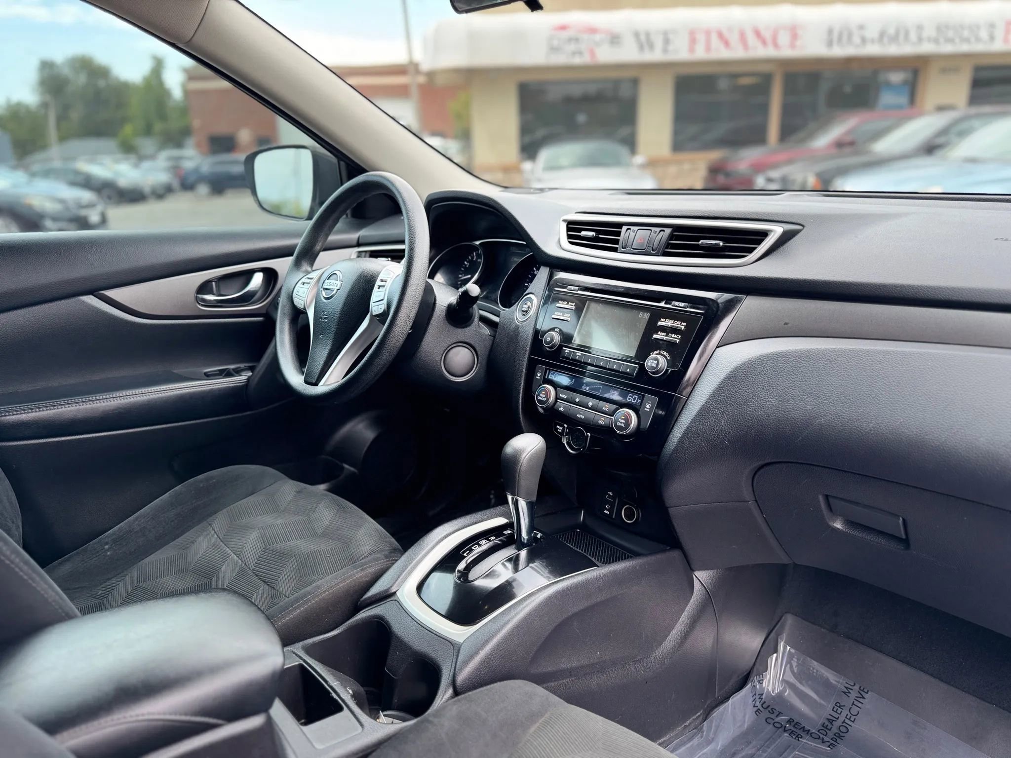 Used 2015 Nissan Rogue SV image 13