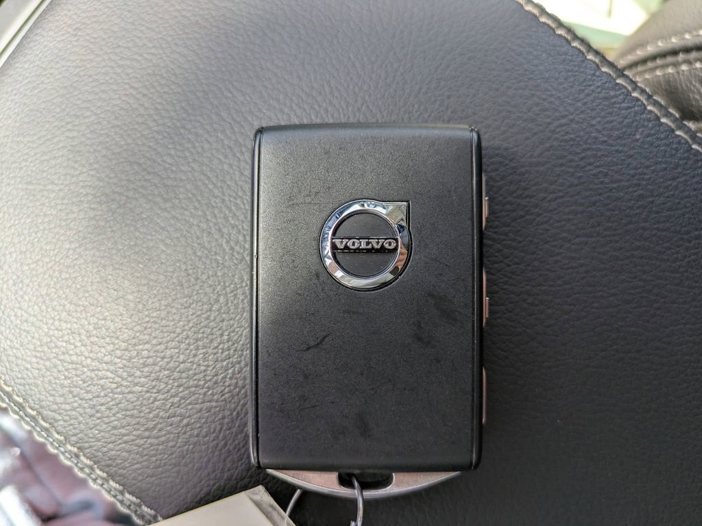 Certified 2023 Volvo XC40 B5 Plus w/ Driver Assist Package image 29