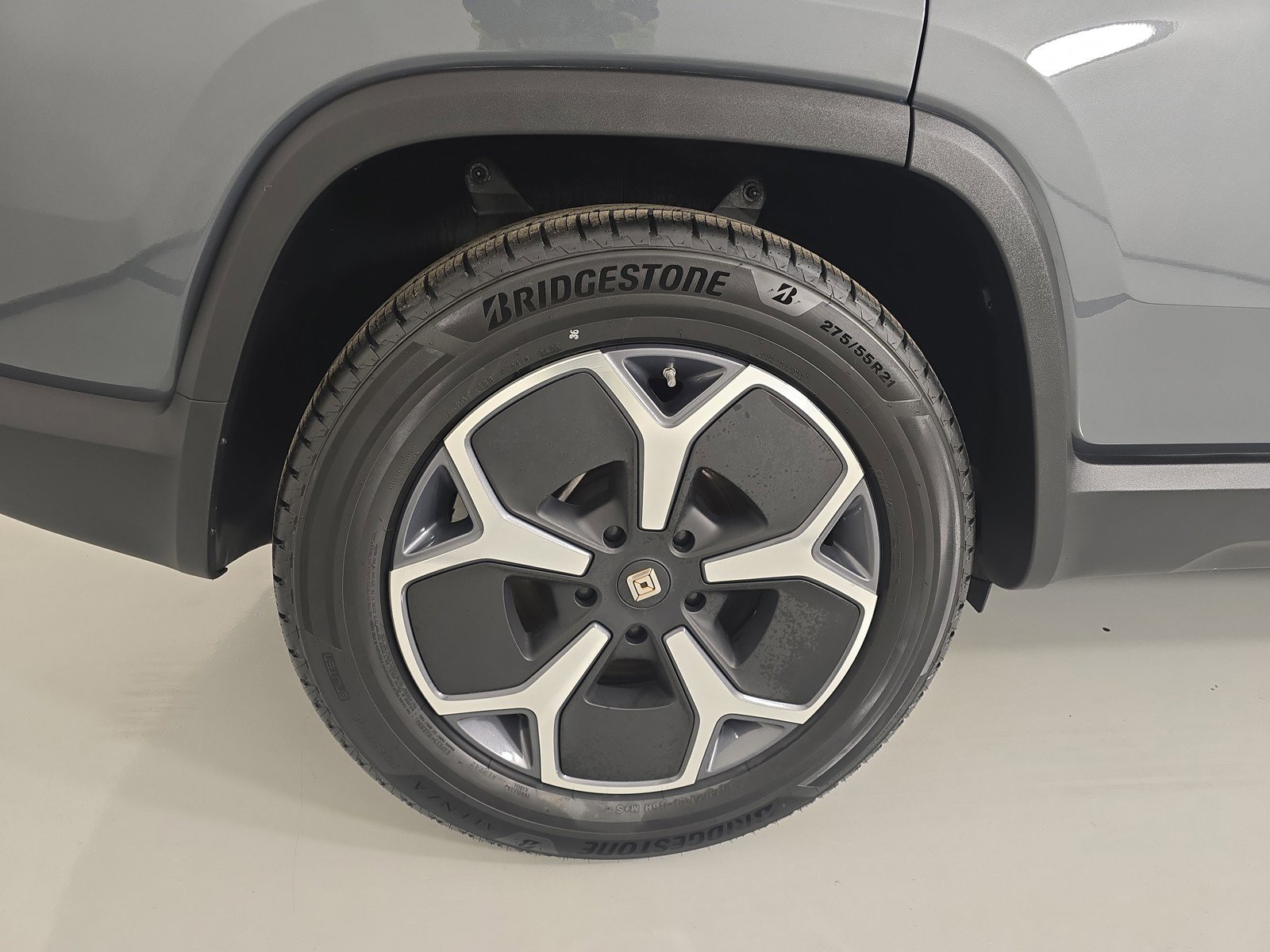 Used 2024 Rivian R1S Adventure AWD/4WD image 12