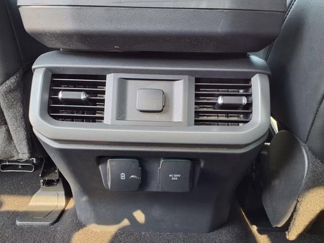 Certified 2024 Ford F150 Lariat w/ FX4 Off-Road Package image 30