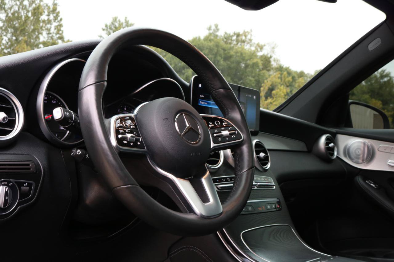 Used 2020 Mercedes-Benz GLC 300 4MATIC image 34