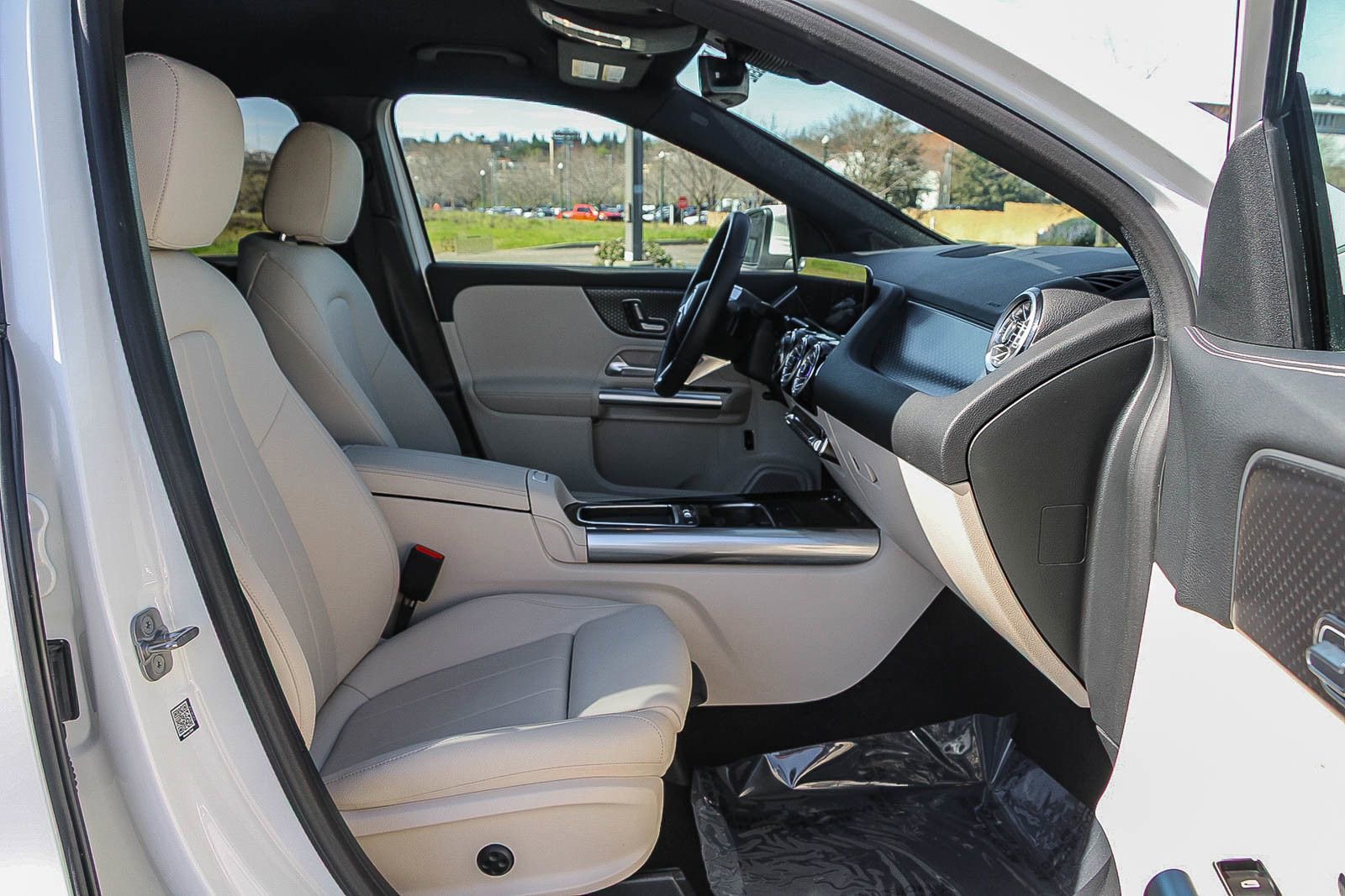 Certified 2025 Mercedes-Benz GLA 250 image 13