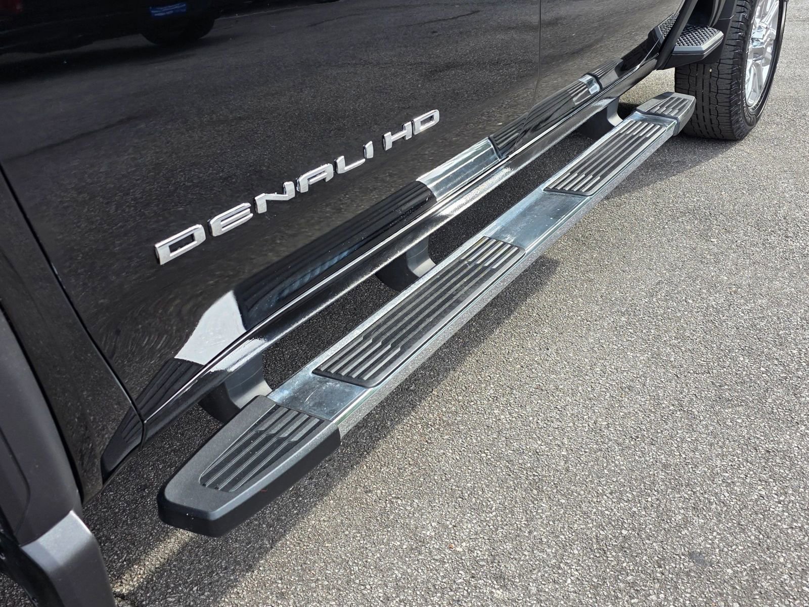 Used 2023 GMC Sierra 2500 Denali w/ Technology Package image 42