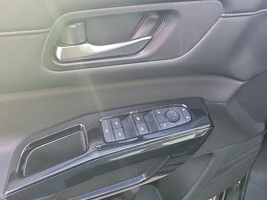 Used 2022 Nissan Pathfinder SV AWD/4WD image 6