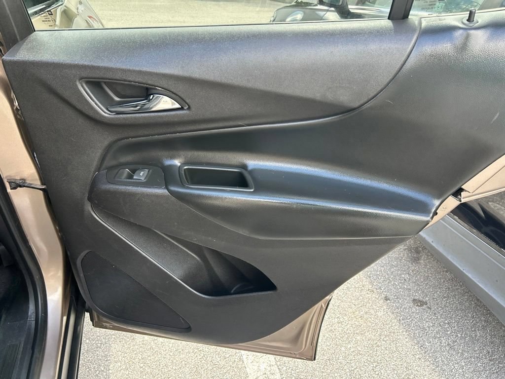 Used 2018 Chevrolet Equinox LT FWD image 44