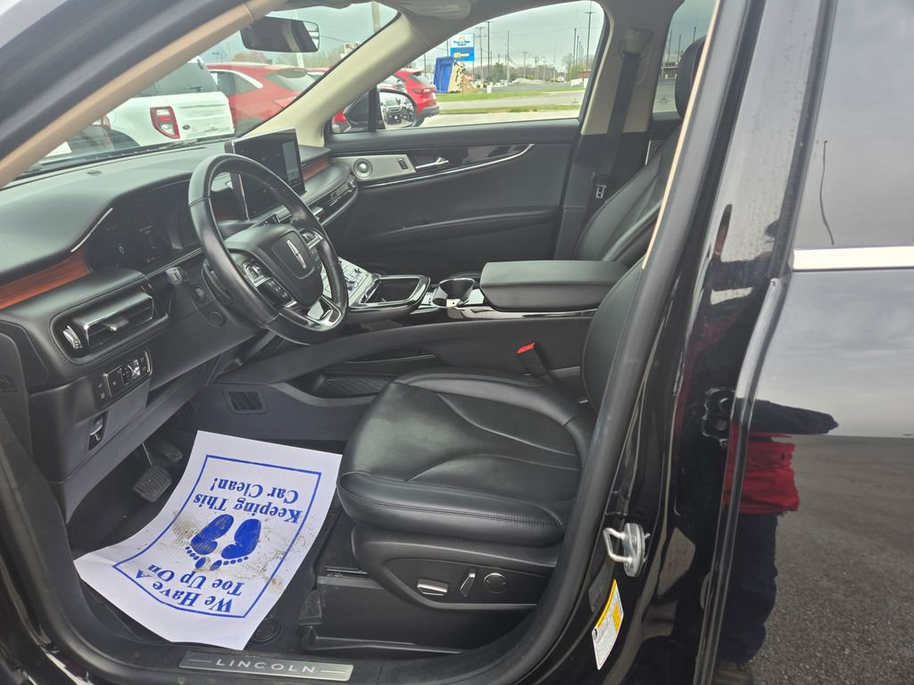 Used 2022 Lincoln Nautilus Reserve w/ Equipment Group 202A image 7