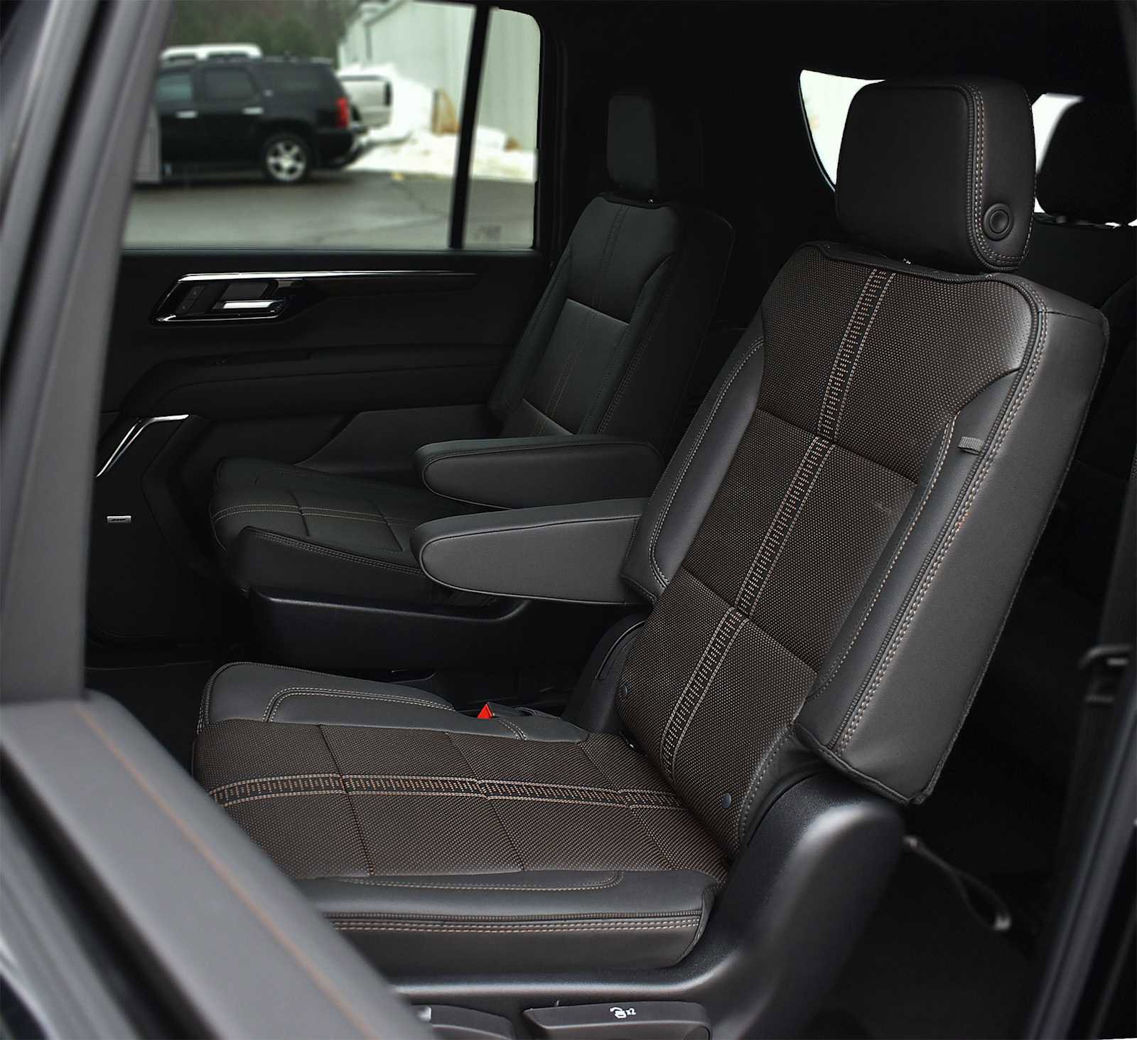 New 2026 Chevrolet Suburban High Country image 13