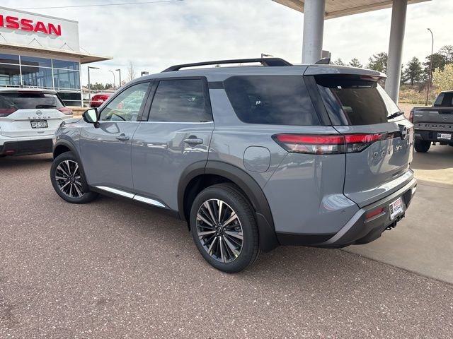 New 2026 Nissan Pathfinder Platinum w/ Accent Package AWD/4WD image 4