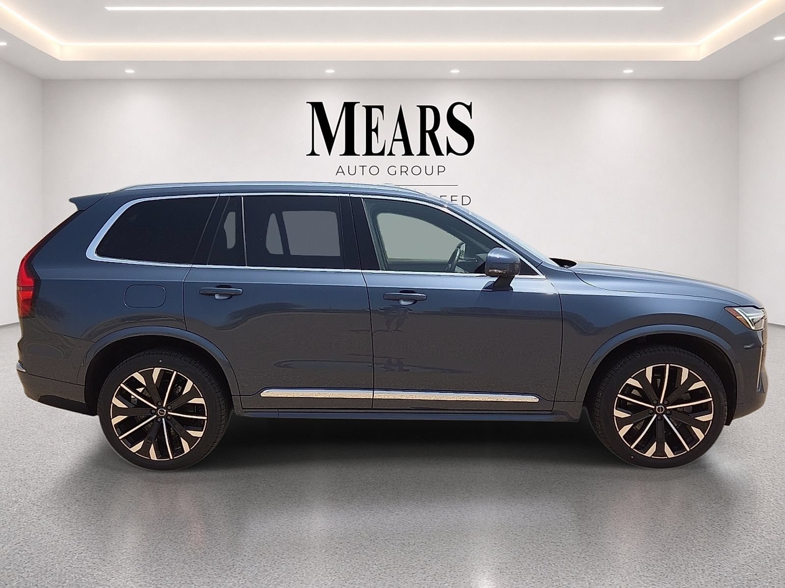 New 2026 Volvo XC90 B5 Plus w/ Protection Package Premier AWD/4WD image 6
