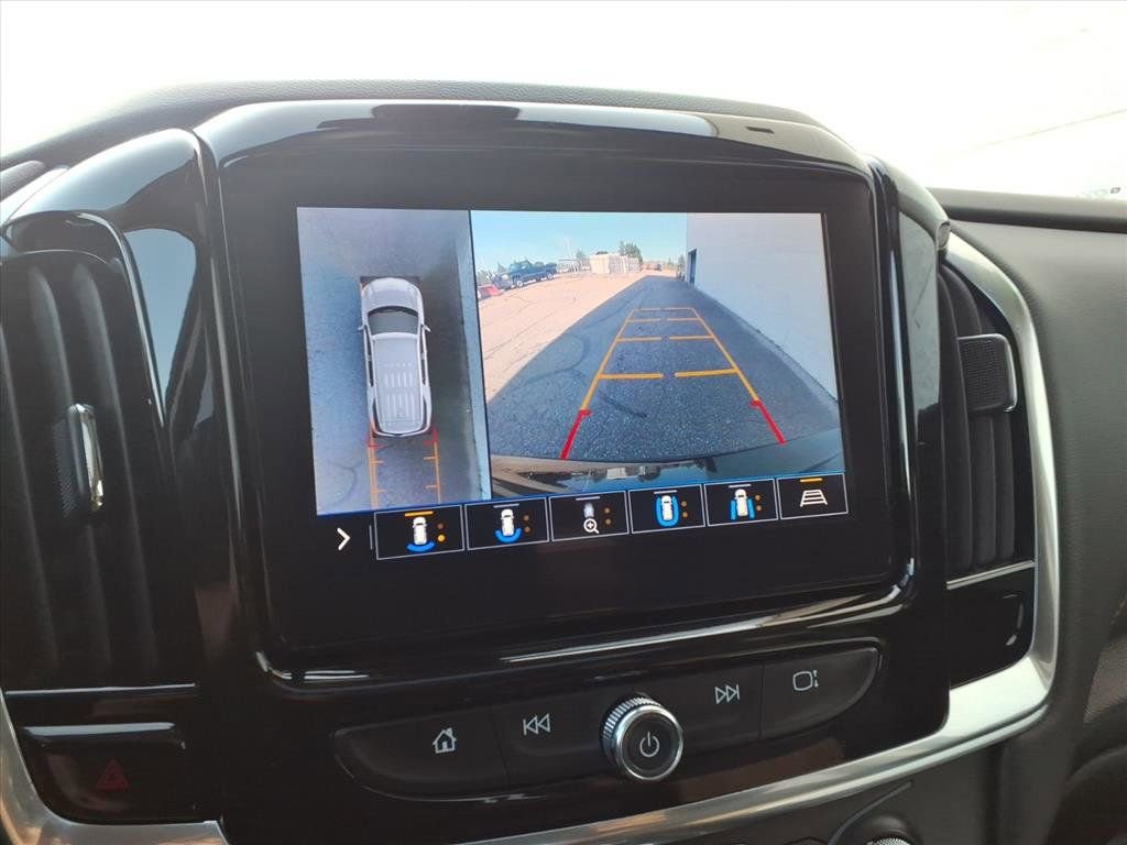 Used 2021 Chevrolet Traverse LT w/ LT Premium Package image 22