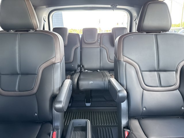 New 2026 Nissan Armada SL w/ Captain's Chari Seat Package image 18