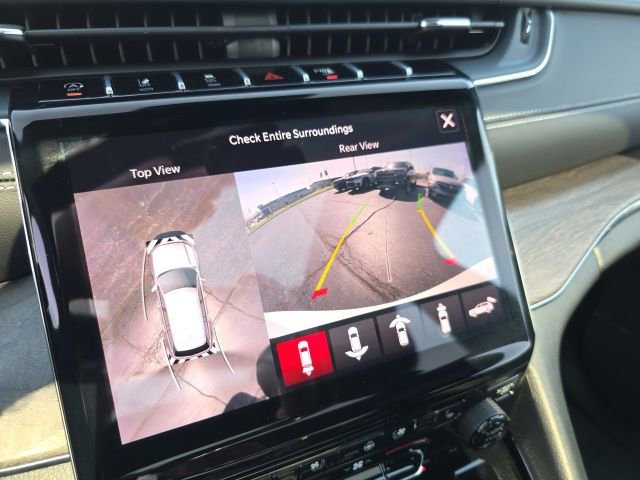 Used 2025 Jeep Grand Cherokee Overland w/ Adv Protech Group III image 27