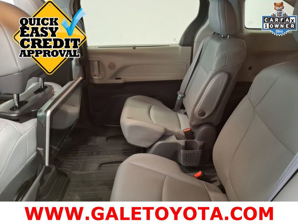 Used 2021 Toyota Sienna XLE w/ XLE Plus Package image 11