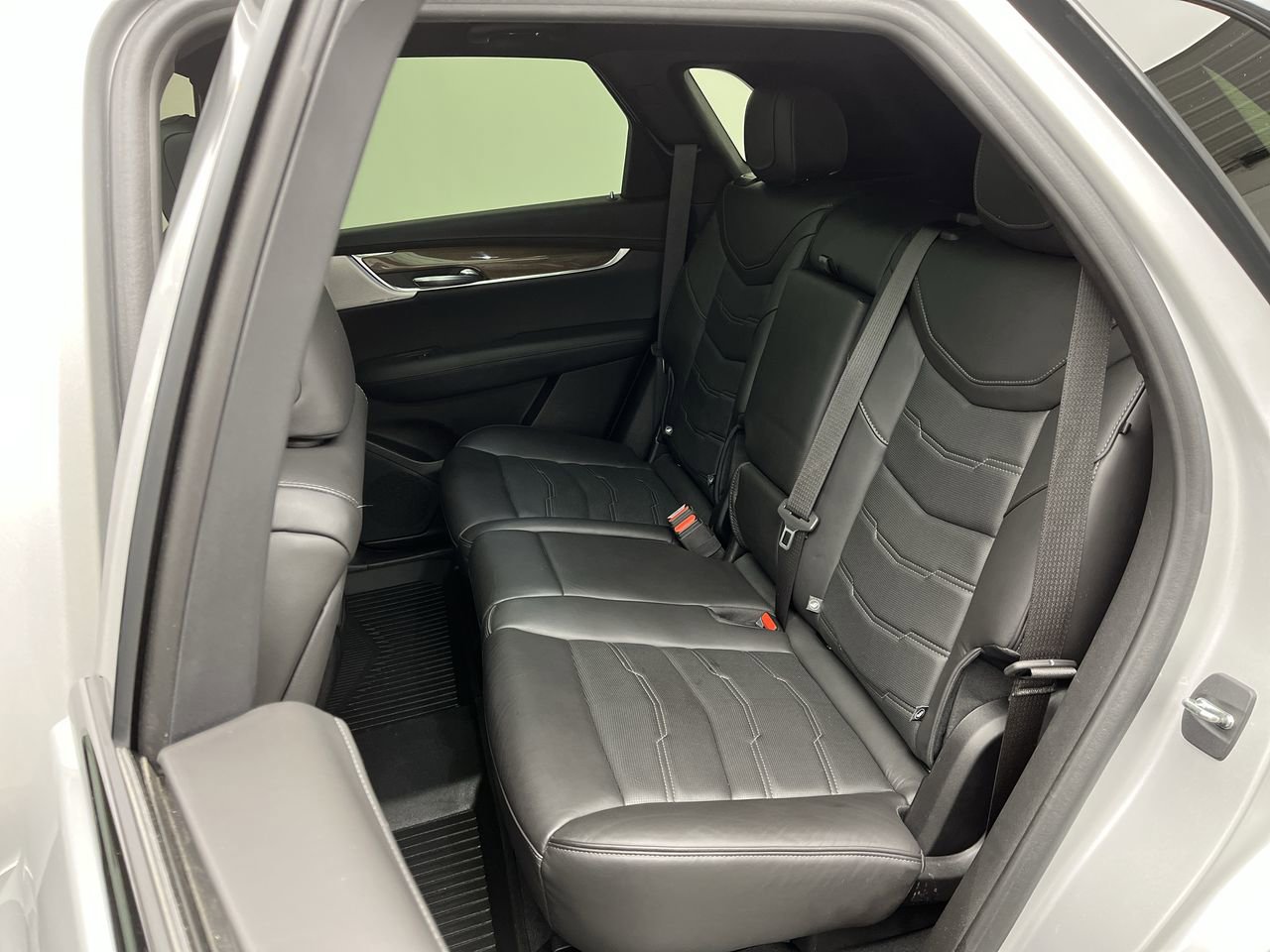 Certified 2020 Cadillac XT5 Sportv w/ Platinum Package AWD/4WD image 13