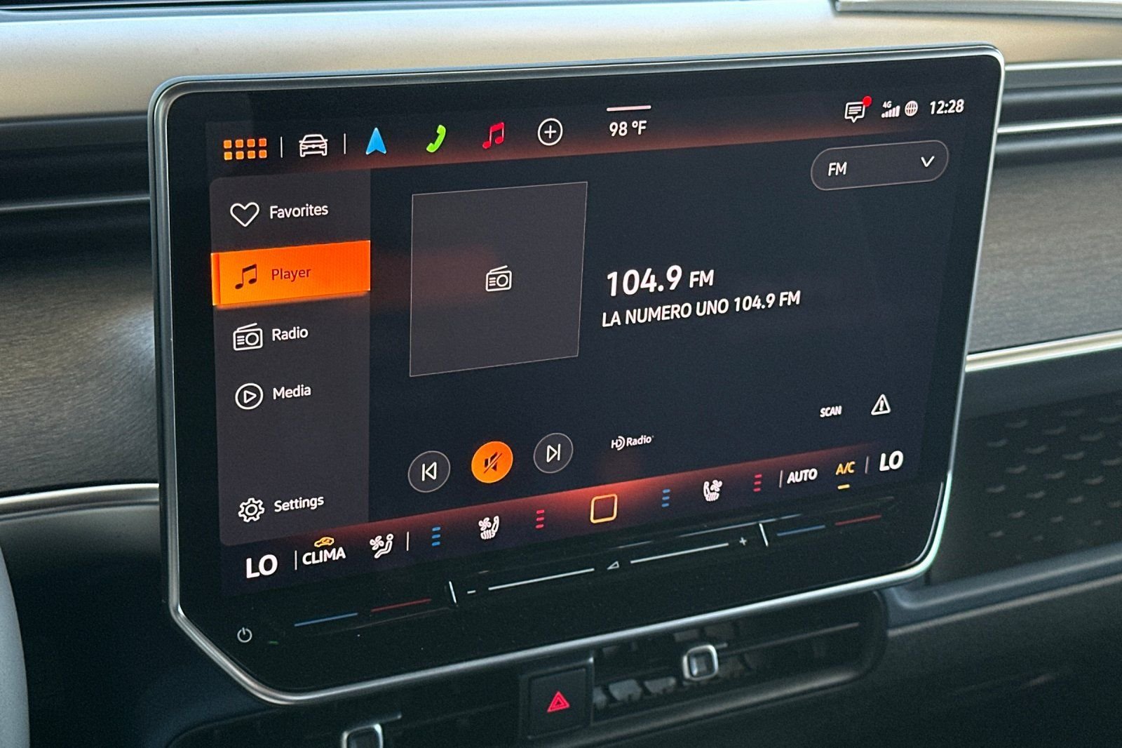 New 2025 Volkswagen ID. Buzz Pro S RWD image 19