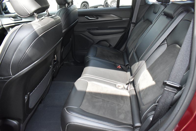 Used 2023 Jeep Grand Cherokee Altitude AWD/4WD image 22