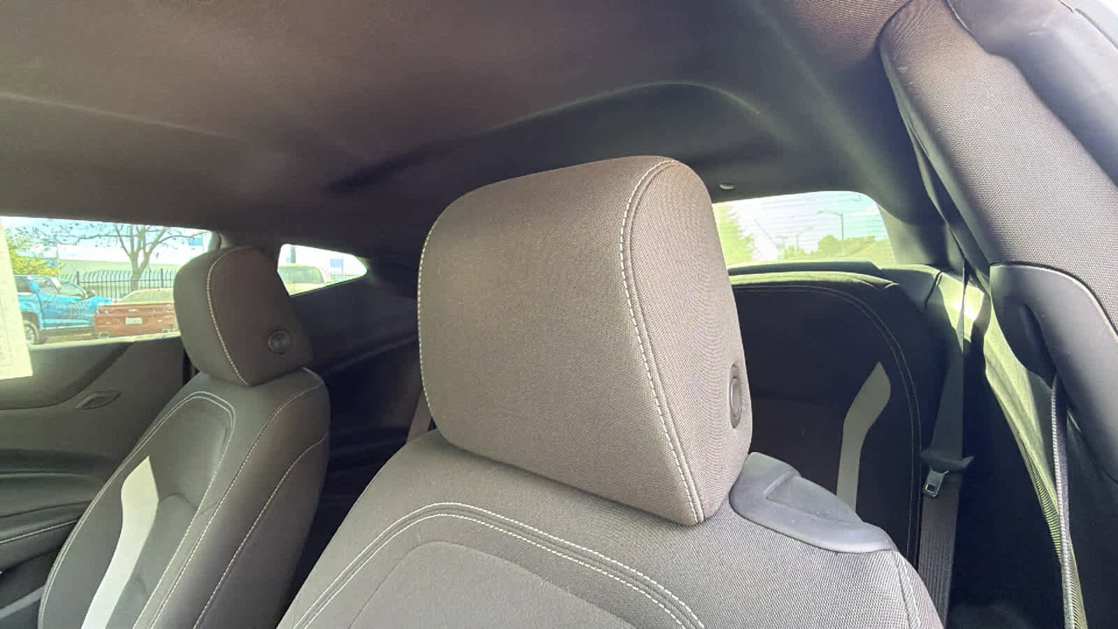 Used 2021 Chevrolet Camaro LT w/ Technology Package image 11