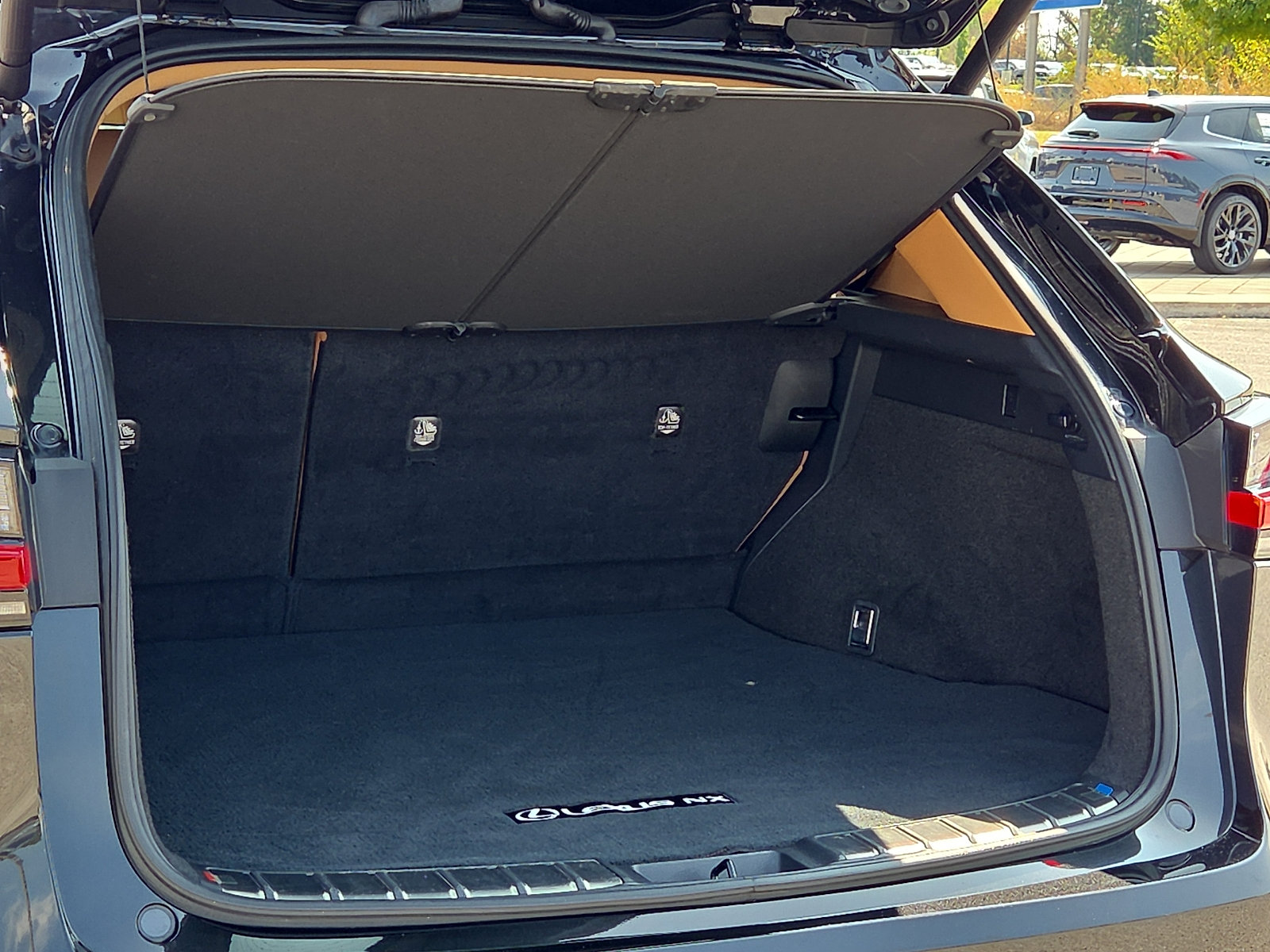 Used 2024 Lexus NX 250 FWD image 9
