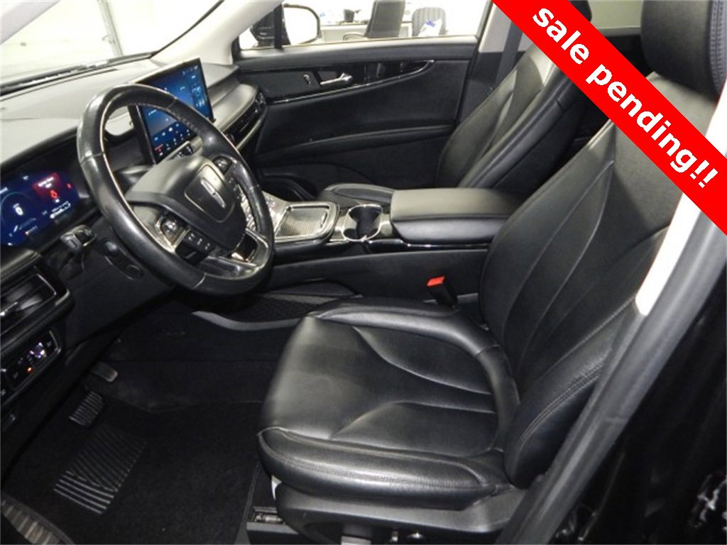 Used 2023 Lincoln Nautilus AWD w/ Premium Package image 12