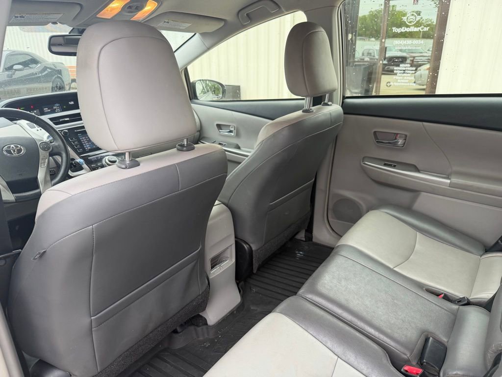 Used 2017 Toyota Prius V Four image 17