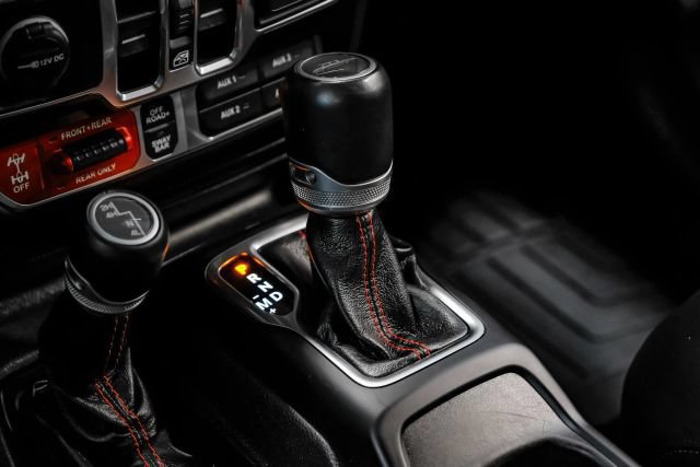 Used 2021 Jeep Gladiator Rubicon w/ LED Lighting Group AWD/4WD image 28
