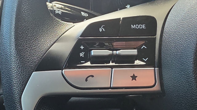 Used 2024 Hyundai Elantra SEL FWD image 17