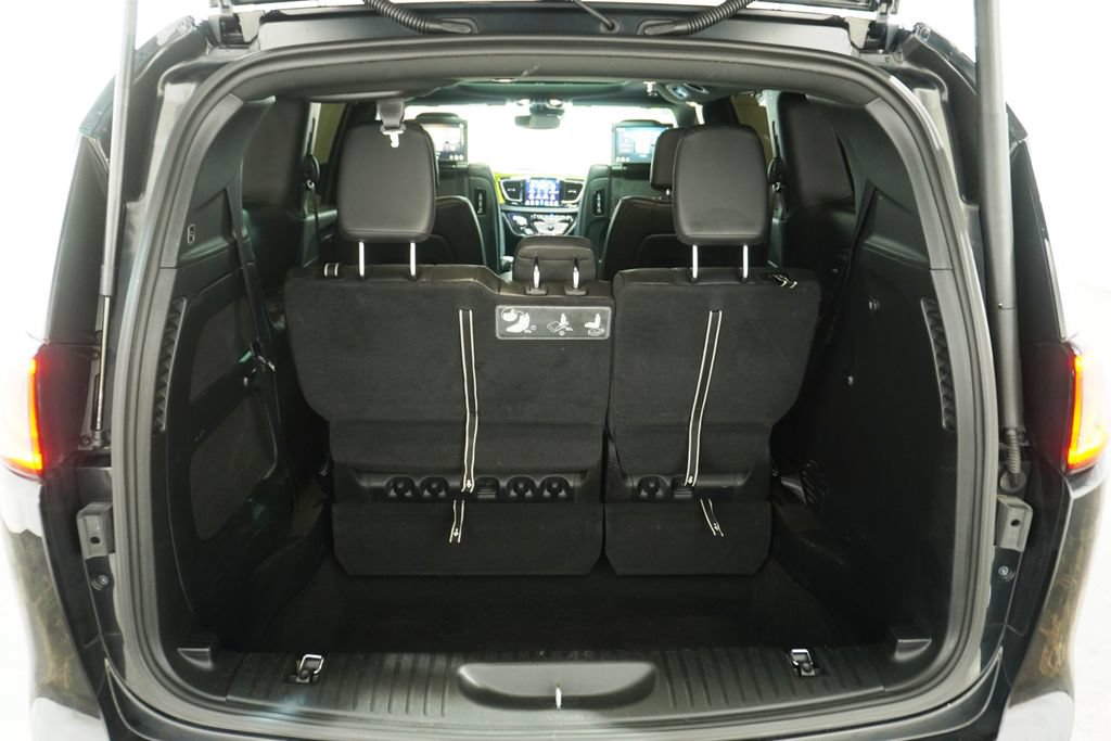Used 2019 Chrysler Pacifica Touring-L FWD image 8