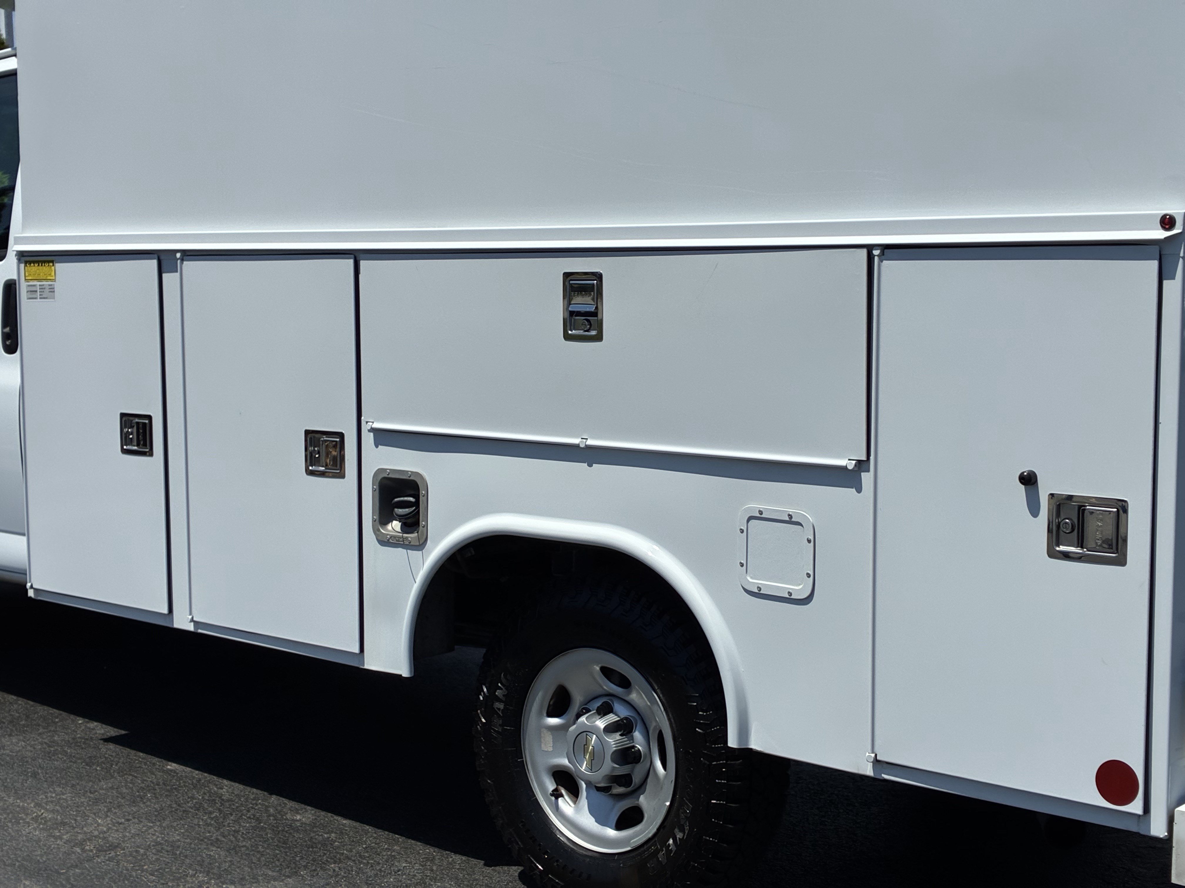 Used 2025 Chevrolet Express 3500 w/ Power Convenience Package RWD image 11