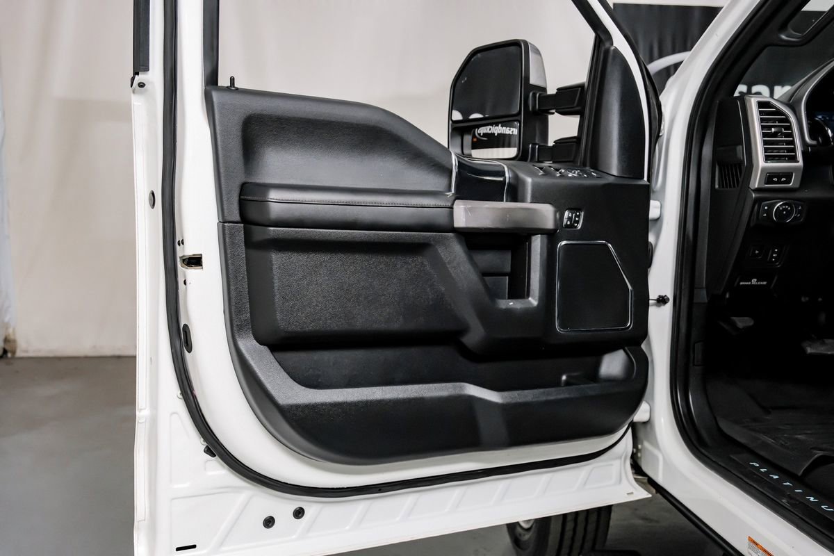 Used 2021 Ford F450 Platinum w/ FX4 Off-Road Package image 44